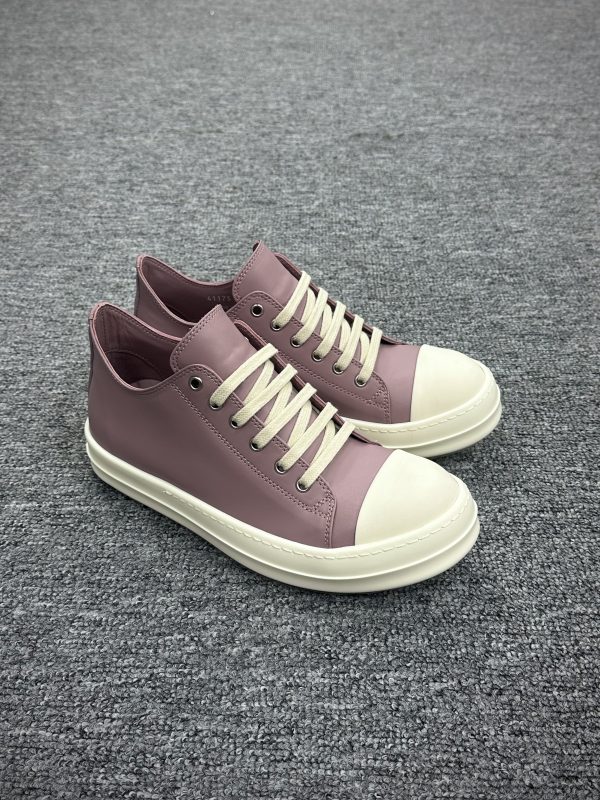 Low-top grained calfskin sneakers in pink